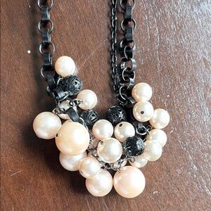 NWOT Anthropologie Black/ Peach Beaded Necklace! Pearls are a light rose color!